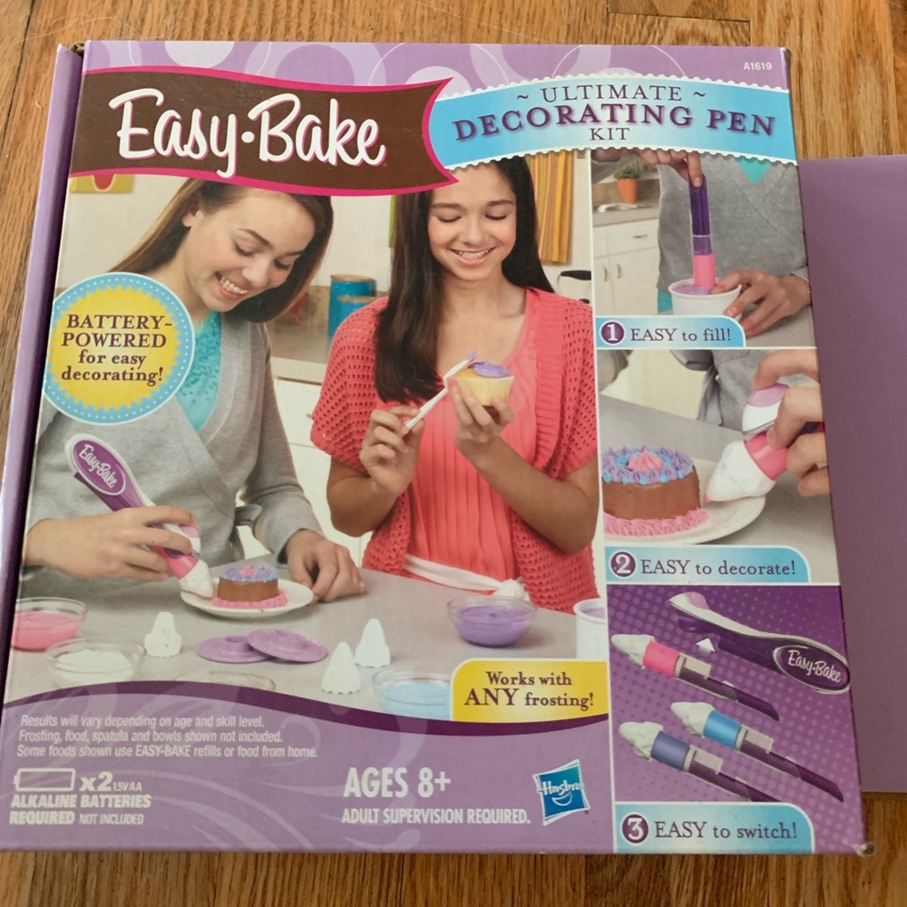 Cake Decorator